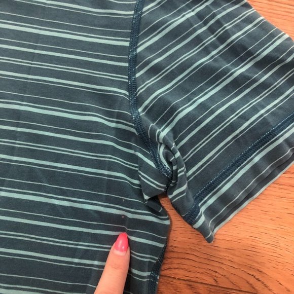 Lululemon Essential Crew Neck Short Sleeve Shirt Top Mens S/M Blue Stripe *READ - Picture 2 of 5